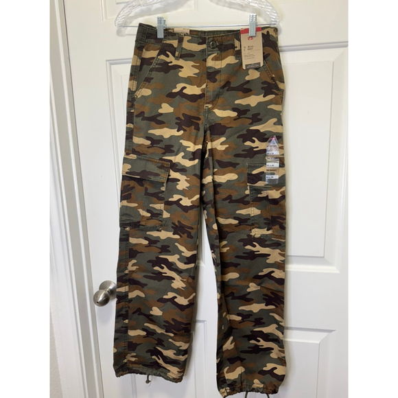 Levi's Pants - Women's Levi's '94 Baggy Camouflage Cargo Pants Size 24 Green Beige